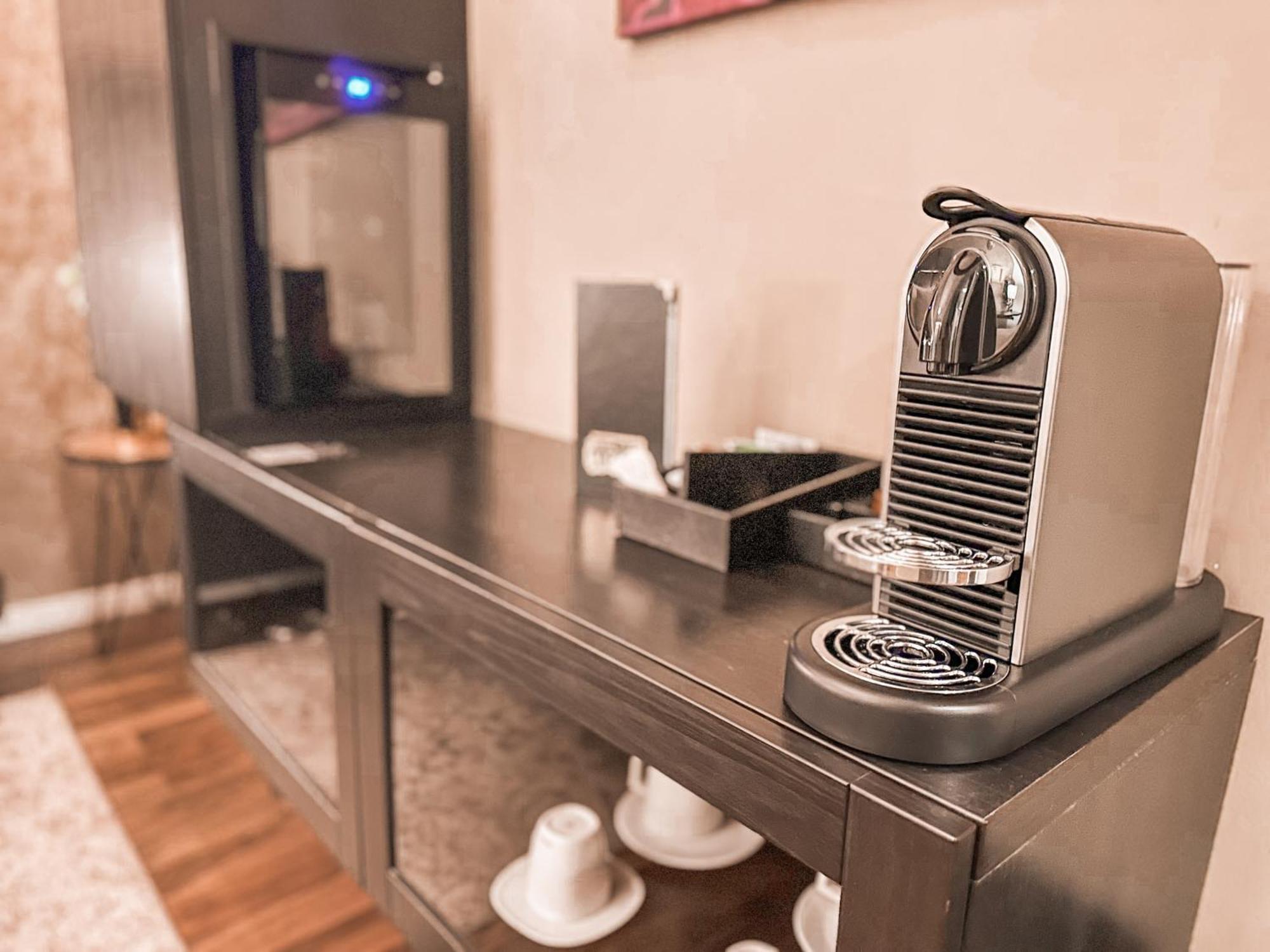 Alfons Boutique Готель 4*