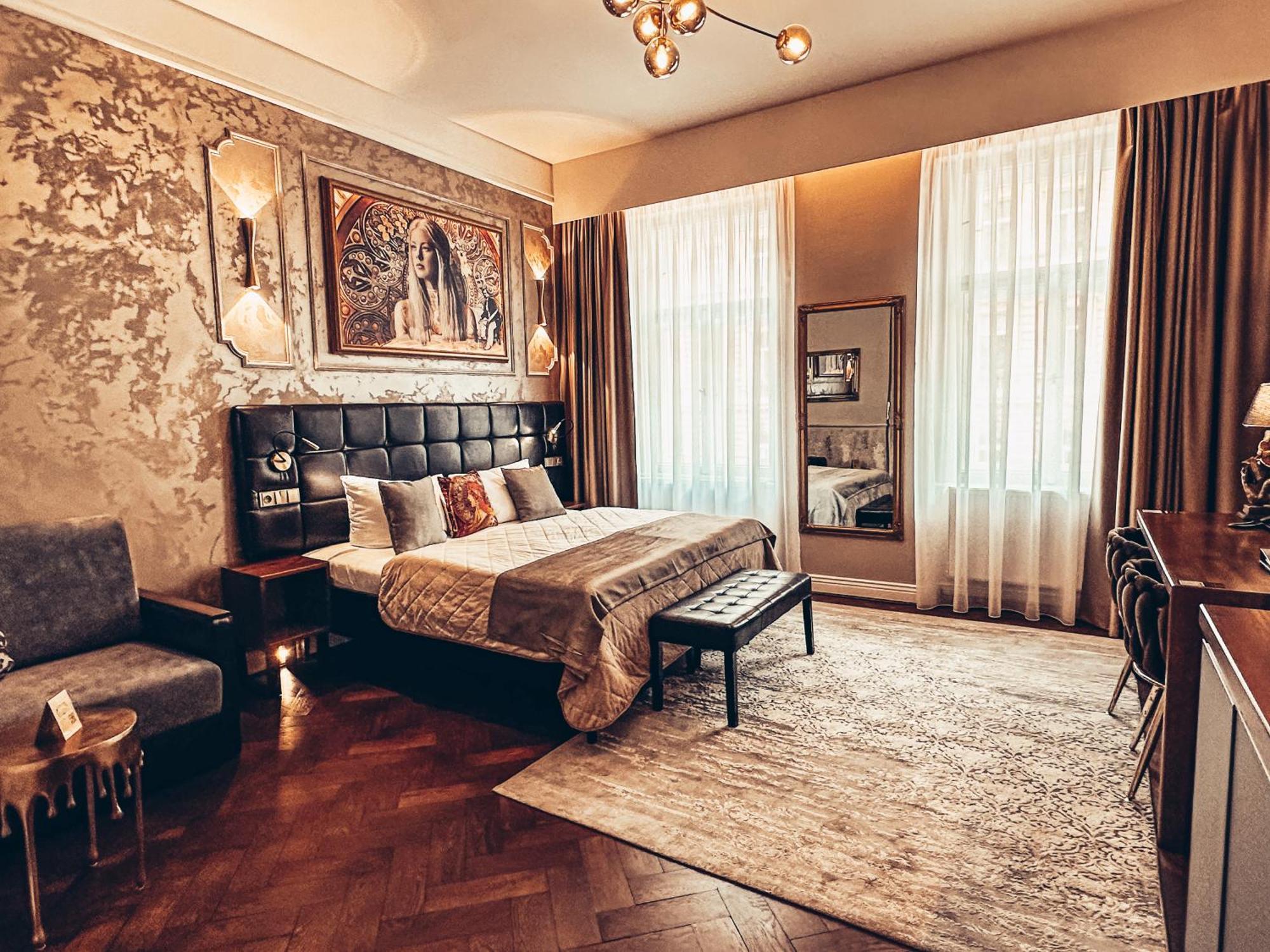 Alfons Boutique Готель 4*